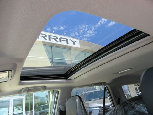 Used 2022 Toyota 4Runner SR5 Premium w/ Moonroof Package AWD/4WD image 16