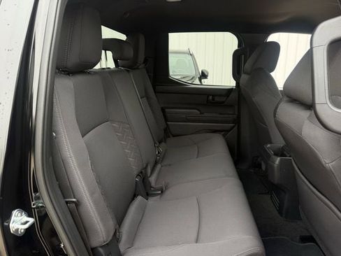 Used 2025 Toyota Tacoma SR5 AWD/4WD image 32