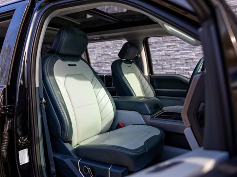 Used 2022 Ford F450 Limited w/ FX4 Off-Road Package image 31