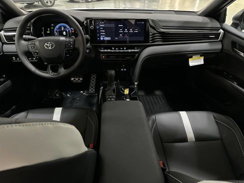 Used 2026 Toyota Camry SE w/ Multimedia Upgrade Package image 25