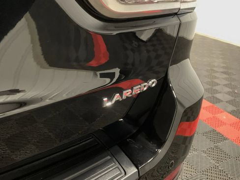 Used 2017 Jeep Grand Cherokee Laredo w/ Quick Order Package 23E image 17