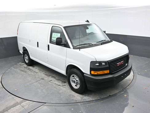 New 2025 GMC Savana 2500 w/ Driver Convenience Package image 18