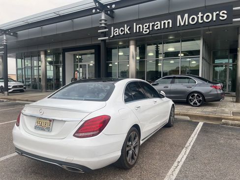 Certified 2017 Mercedes-Benz C 300 Sedan image 5