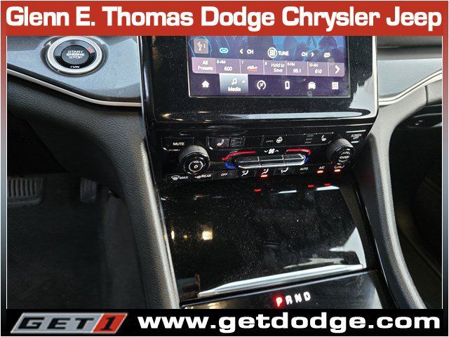 Used 2023 Jeep Grand Cherokee Altitude AWD/4WD image 18