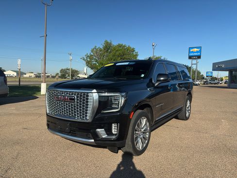 Certified 2023 GMC Yukon XL Denali AWD/4WD image 4