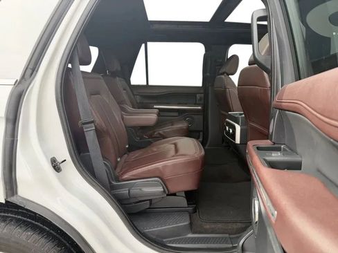 Used 2023 Ford Expedition Limited AWD/4WD image 32