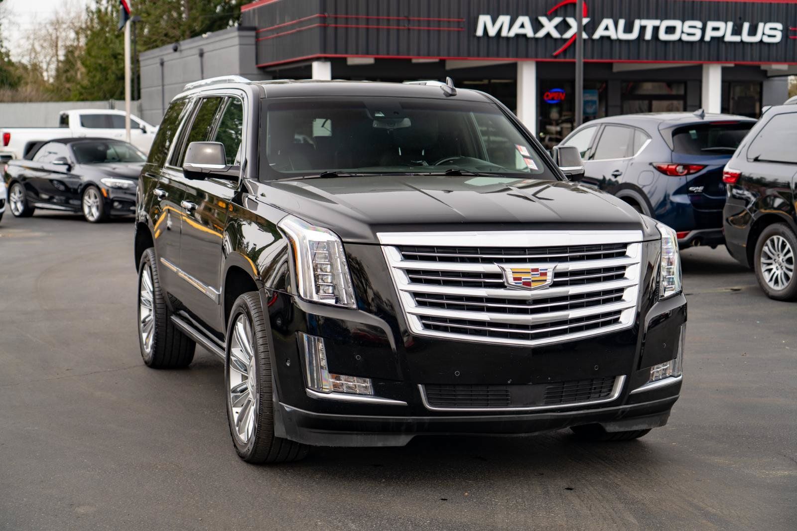 Used 2017 Cadillac Escalade Platinum AWD/4WD image 2