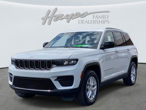 Used 2024 Jeep Grand Cherokee Laredo X w/ Luxury Tech Group I RWD image 10