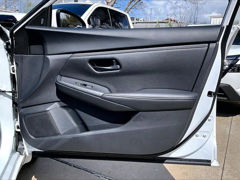 Used 2025 Nissan Sentra S image 21