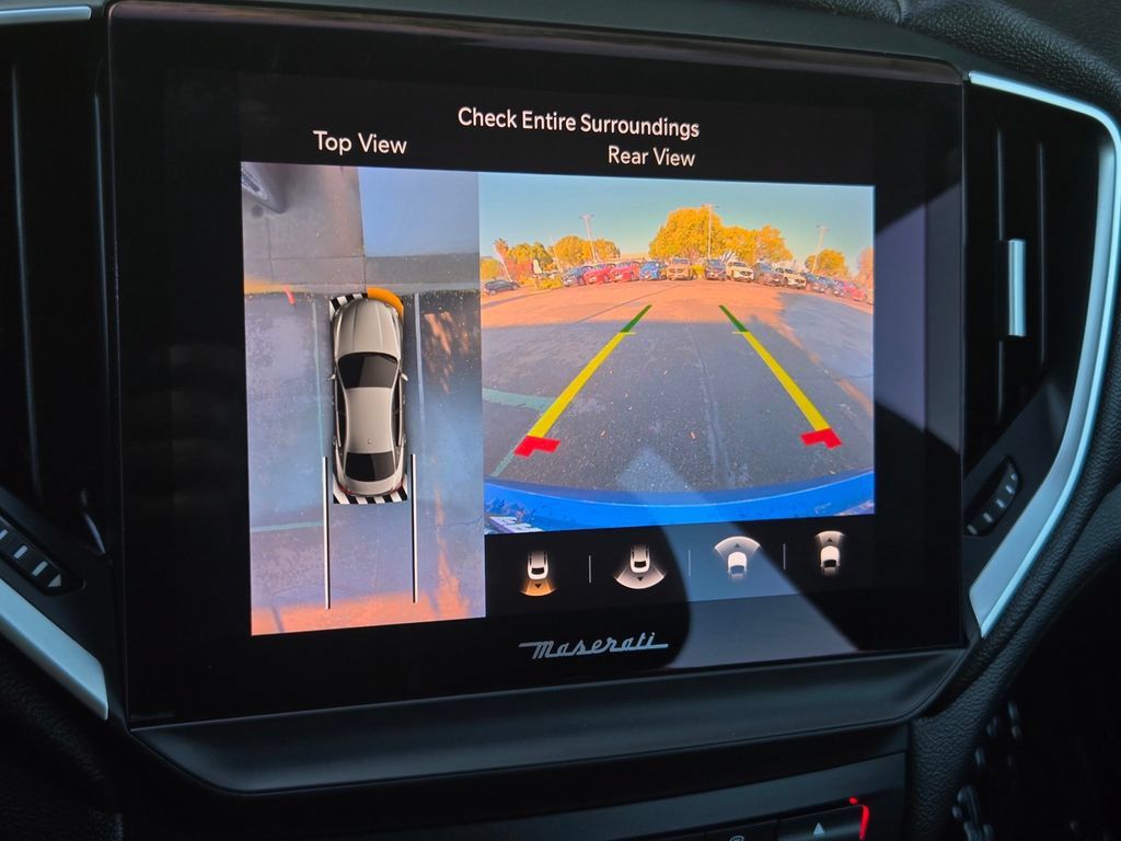 Used 2022 Maserati Ghibli GT RWD image 17