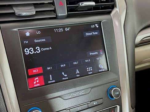 Used 2019 Ford Fusion SEL image 21