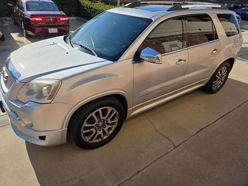 Used 2012 GMC Acadia Denali image 8