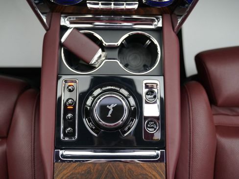 Used 2020 Rolls-Royce Cullinan AWD/4WD image 30