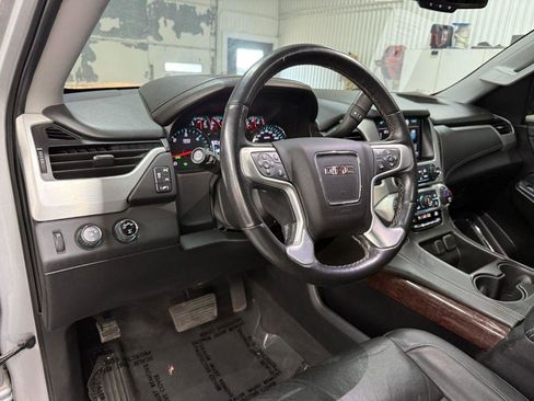 Used 2020 GMC Yukon XL SLT AWD/4WD image 19