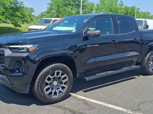 Used 2023 Chevrolet Colorado LT w/ LT Convenience Package III AWD/4WD image 4