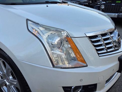 Used 2015 Cadillac SRX Premium image 18