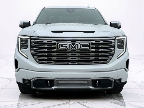 Used 2023 GMC Sierra 1500 Denali w/ Technology Package AWD/4WD image 2