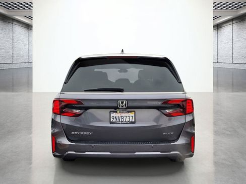 Used 2025 Honda Odyssey Elite image 8