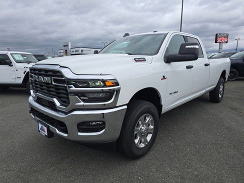 New 2026 RAM 3500 Big Horn AWD/4WD image 7