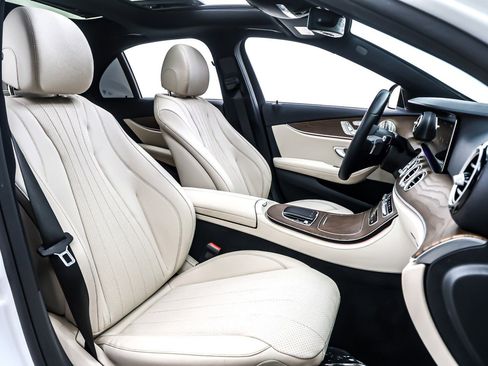 Used 2022 Mercedes-Benz E 350 Sedan w/ AMG Line Exterior image 8