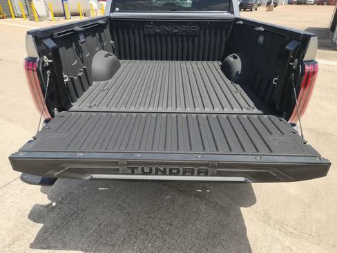 Used 2024 Toyota Tundra Platinum AWD/4WD image 33