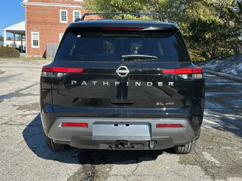 New 2026 Nissan Pathfinder SL image 4