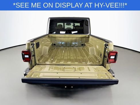 New 2026 Jeep Gladiator Sport AWD/4WD image 23