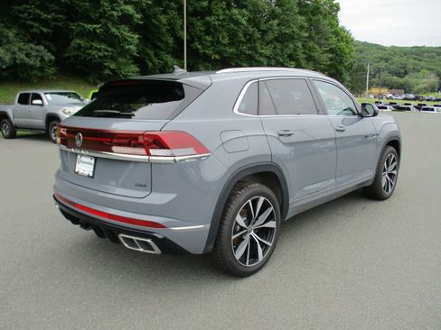 Used 2024 Volkswagen Atlas Cross Sport SEL Premium R-Line AWD/4WD image 5