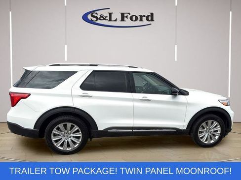 Certified 2022 Ford Explorer Limited AWD/4WD image 9