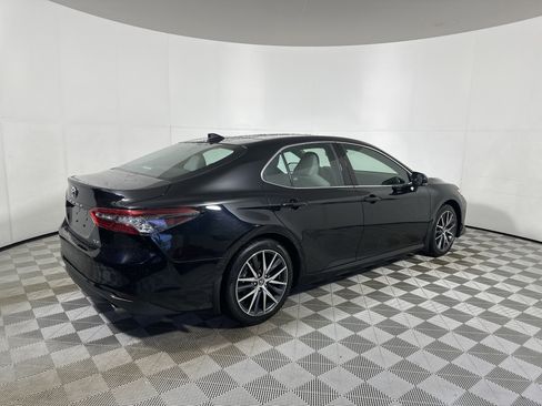 Used 2023 Toyota Camry XLE image 7