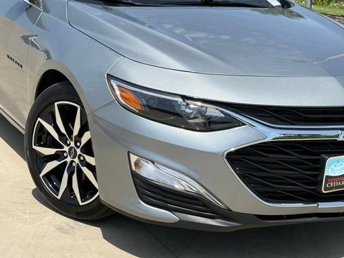 Used 2025 Chevrolet Malibu RS FWD image 4