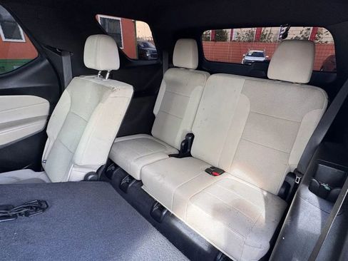 Used 2023 Chevrolet Traverse LS w/ Safety Package FWD image 10