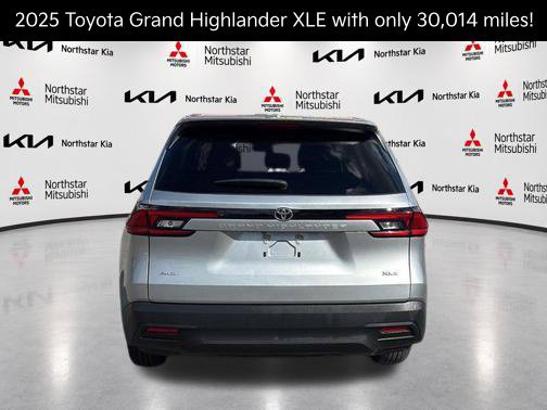 Used 2025 Toyota Grand Highlander AWD image 6