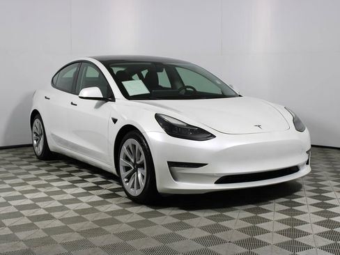 Used 2023 Tesla Model 3 Standard Range image 24