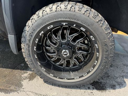 Used 2019 GMC Sierra 1500 Elevation w/ Elevation Convenience Package AWD/4WD image 9