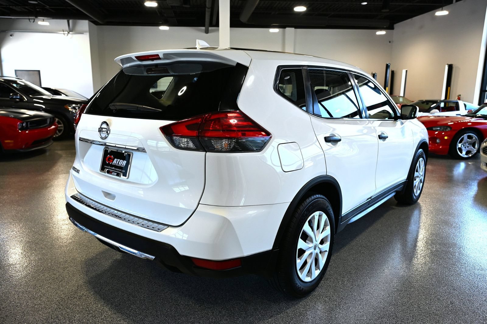 Used 2017 Nissan Rogue S FWD image 5