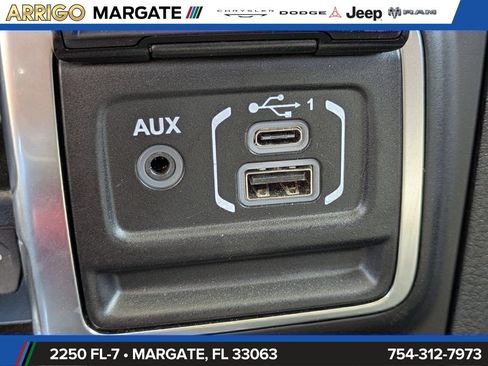 Used 2025 Jeep Wrangler Unlimited Sahara w/ Safety Group AWD/4WD image 22