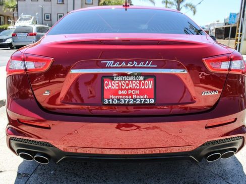 Used 2018 Maserati Ghibli S GranSport RWD image 4
