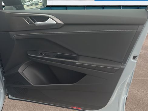 New 2026 Volkswagen Taos SE FWD image 12