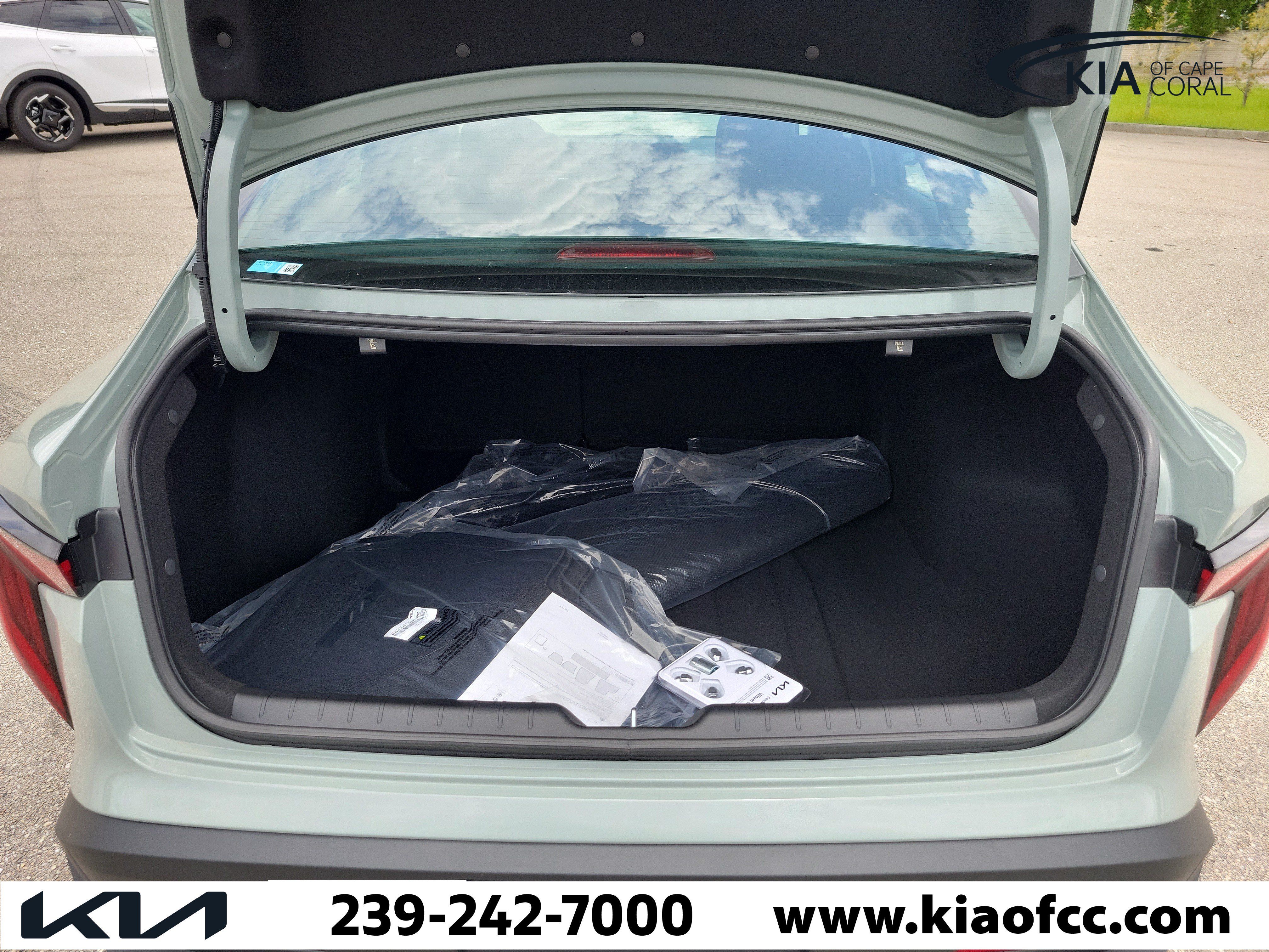 New 2026 Kia K4 FWD image 10