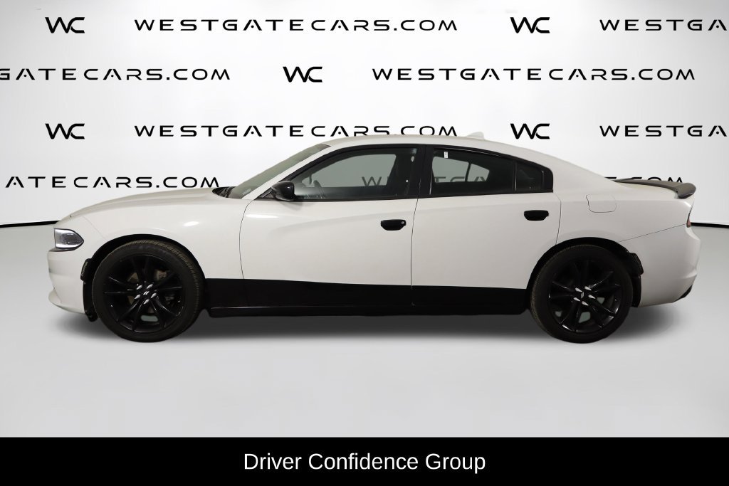 Used 2016 Dodge Charger SXT w/ Blacktop Package RWD image 5