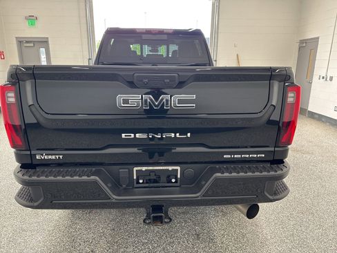 Used 2025 GMC Sierra 2500 Denali Ultimate AWD/4WD image 3