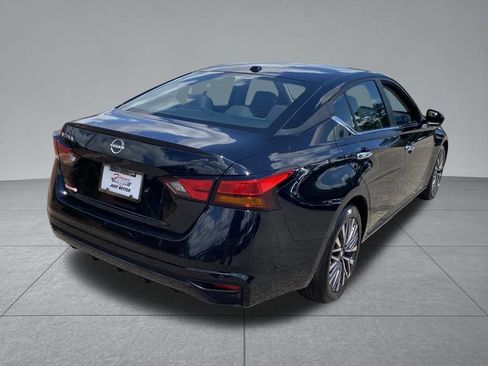 Used 2025 Nissan Altima 2.5 SV FWD image 15