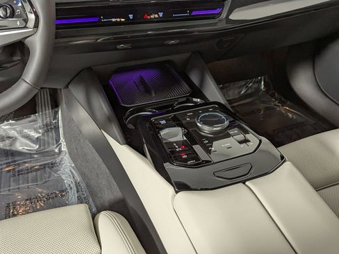 Used 2025 BMW 530i xDrive image 37