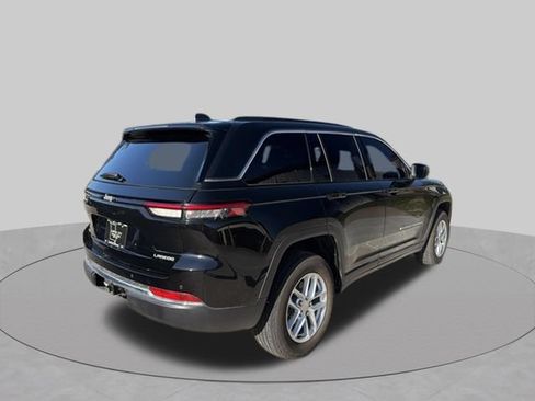 Used 2025 Jeep Grand Cherokee Laredo X w/ Luxury Tech Group I AWD/4WD image 3
