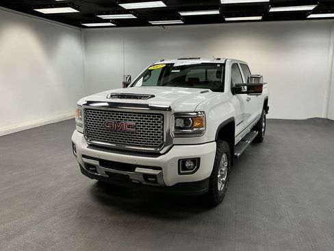 Used 2017 GMC Sierra 3500 Denali w/ Duramax Plus Package AWD/4WD image 1