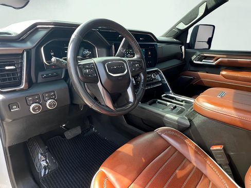 Used 2024 GMC Sierra 3500 Denali Ultimate AWD/4WD image 15