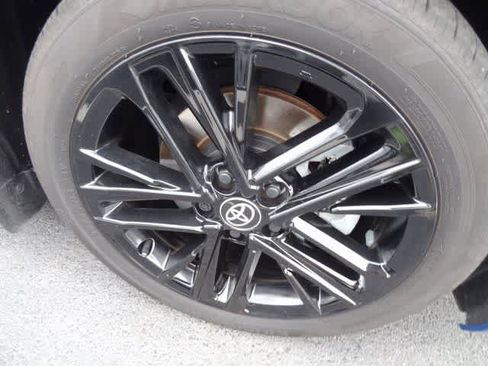 Used 2025 Toyota Camry SE image 16