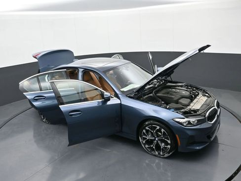 New 2025 BMW 330i xDrive Sedan w/ Premium Package image 37