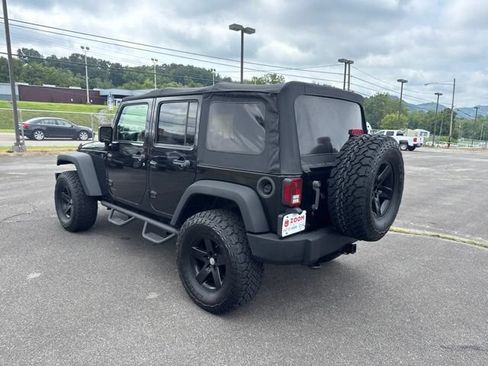 Used 2015 Jeep Wrangler Unlimited Sport w/ Quick Order Package 23S AWD/4WD image 6